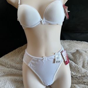 NWT White thong set